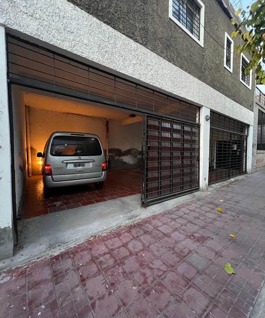 Foto de Depto. en Planta Baja y cochera, Paso de los Andes y Maza - Dueño, imagen 2