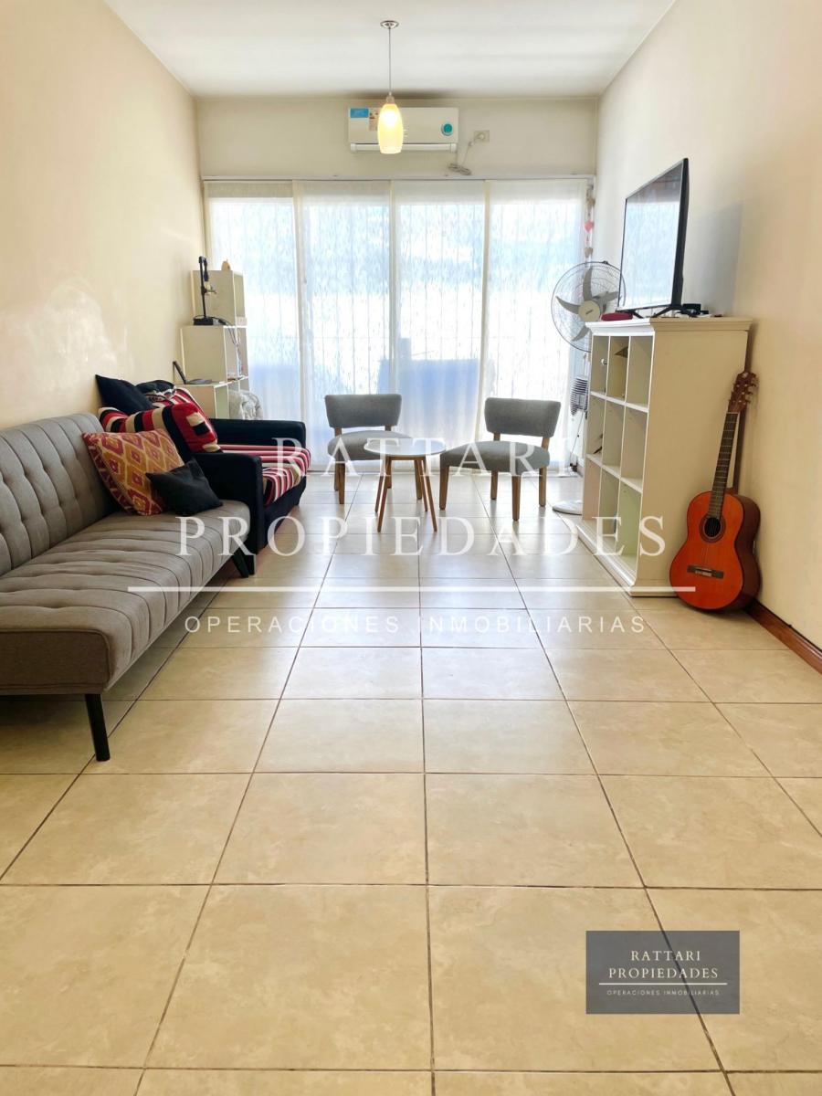 Venta Casa 5 Ambientes con Parque y Piscina en Haedo. Excelente Propiedad 1