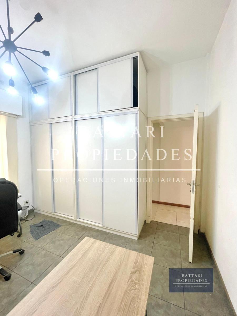 Venta Casa 5 Ambientes con Parque y Piscina en Haedo. Excelente Propiedad 3