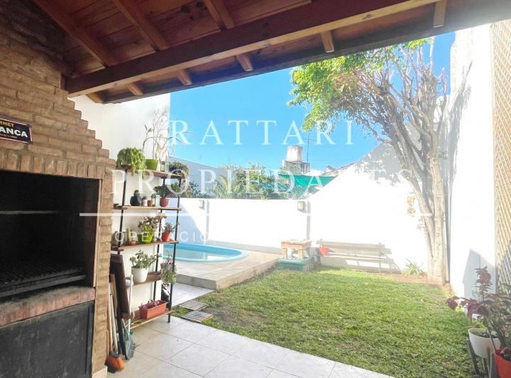 Venta Casa 5 Ambientes con Parque y Piscina en Haedo. Excelente Propiedad 4