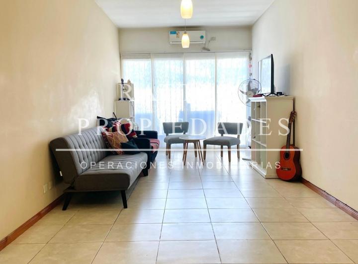 Venta Casa 5 Ambientes con Parque y Piscina en Haedo. Excelente Propiedad 1