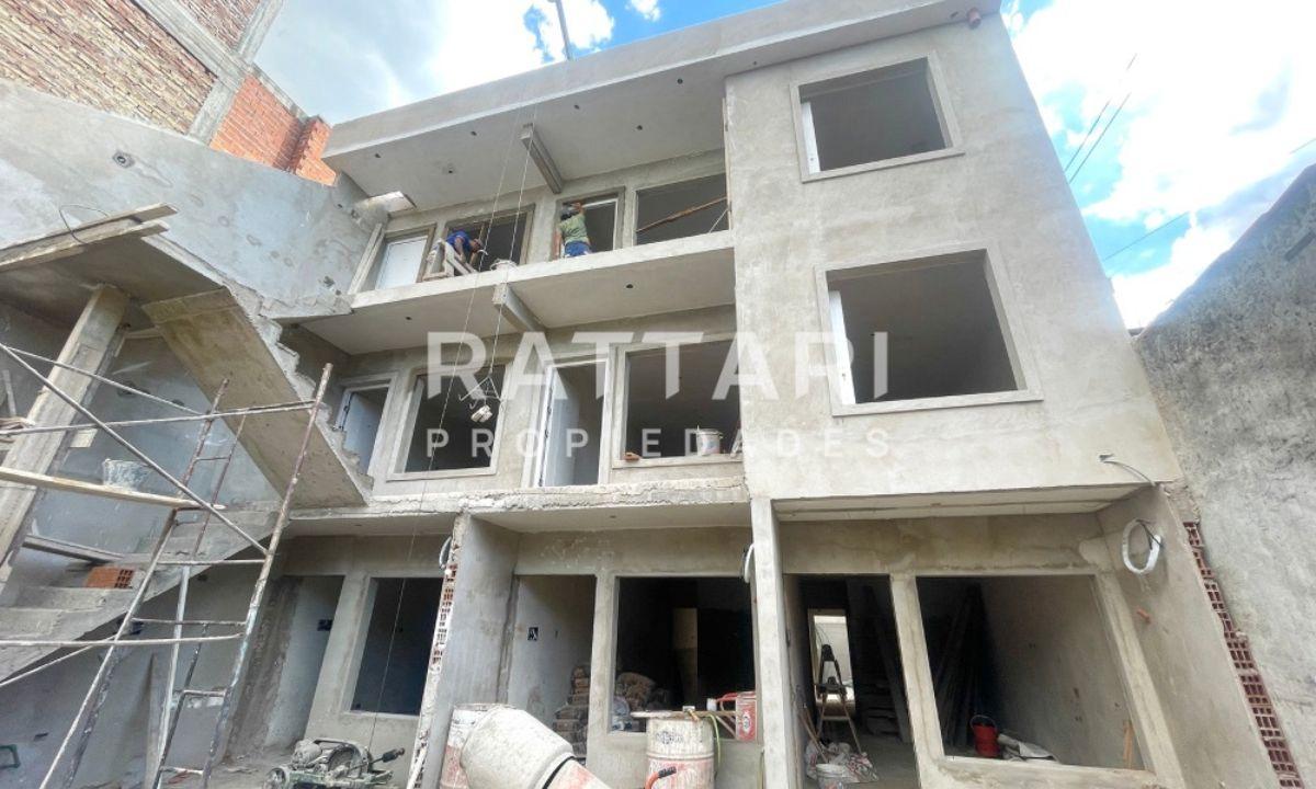 Venta Departamentos de dos ambientes con patio y cochera en San Justo