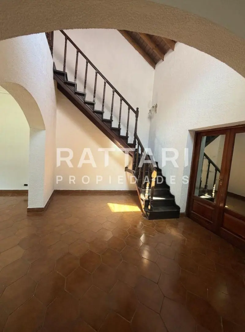 Alquiler de Excelente Casa de Uso Comercial - San Justo Centro 2
