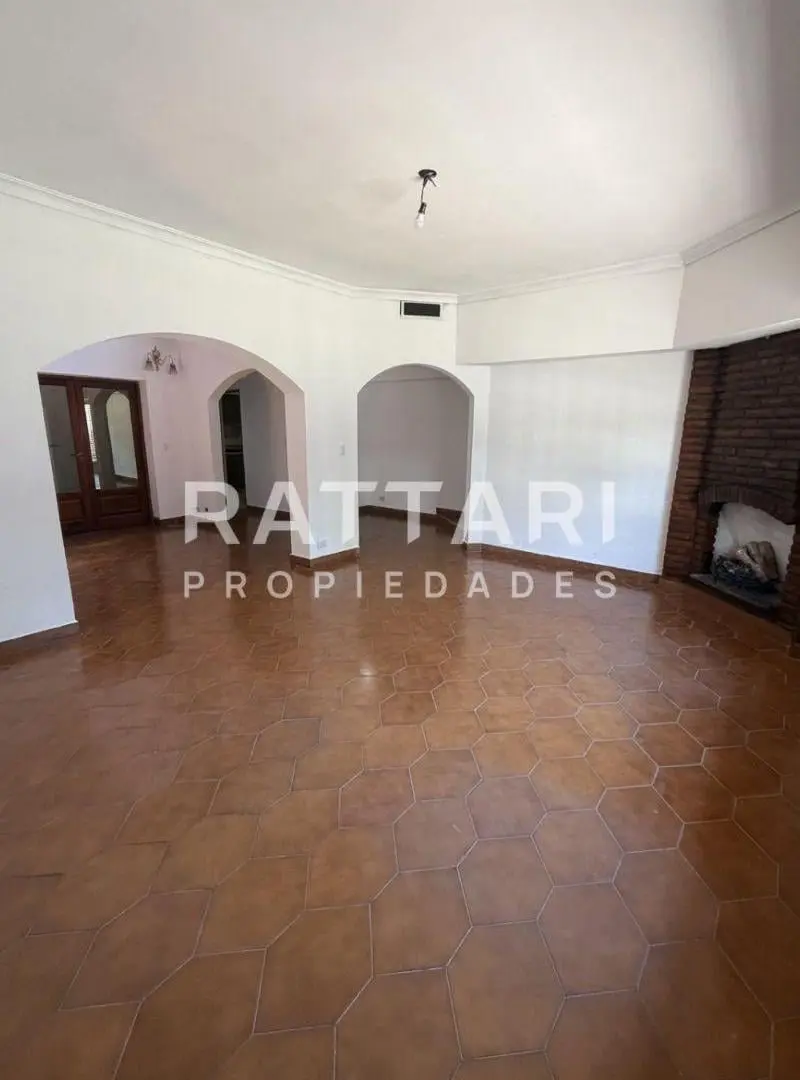 Alquiler de Excelente Casa de Uso Comercial - San Justo Centro 4