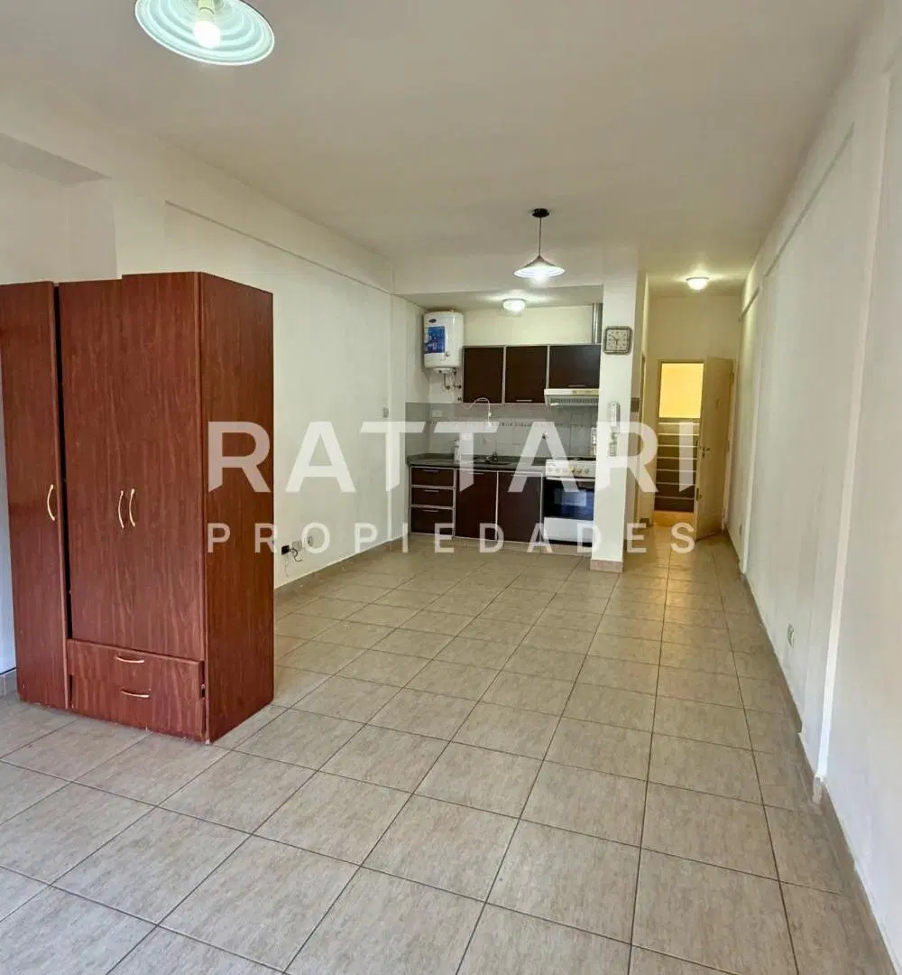 Alquiler - Amplio Departamento Monoambiente 1° Piso- Zona Unlam San Justo. Bajas Expensas. 4