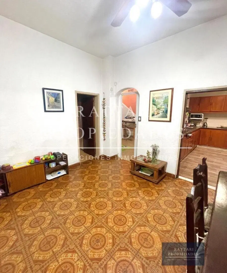 Venta Casa en Lote Propio 5 Ambientes El Palomar Toma Propiedad en Parte de Pago 4