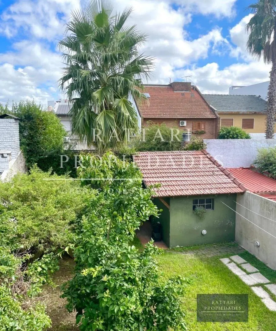 Venta de Casa en lote Propio 4 Ambientes Ramos Mejía de con Parque, Quincho y Cochera. 3