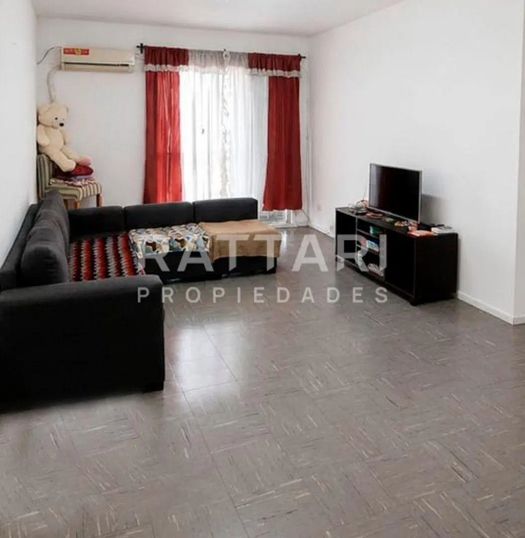 Venta Departamento 4 Ambientes con Cochera a mts. del Showcase Cinemas de Haedo. 2