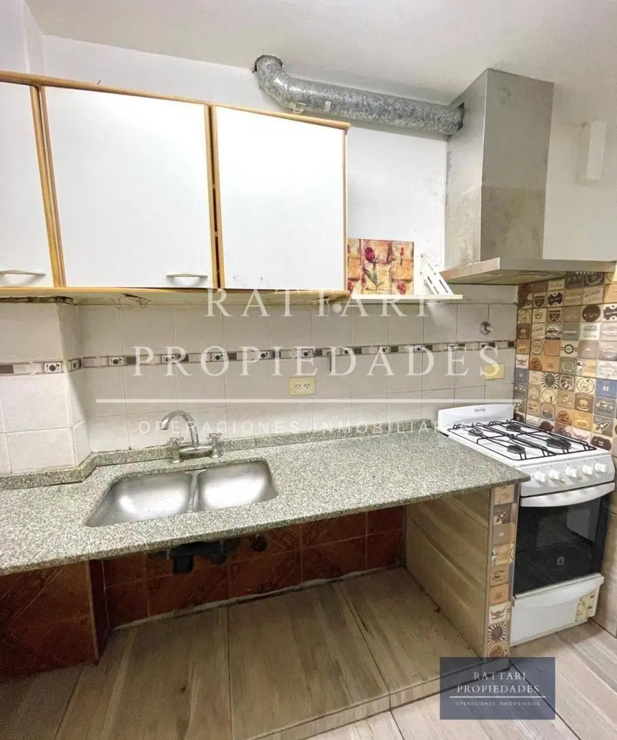 Venta Departamento 2 Ambientes y medio en PB Ramos Mejía 2