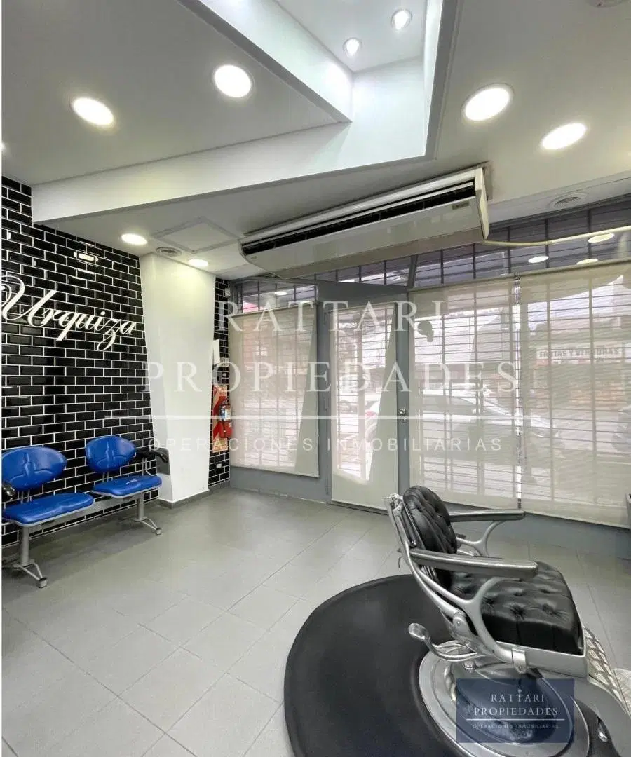 Venta Excelente Local Comercial Sobre Av en Lomas del Mirador 1