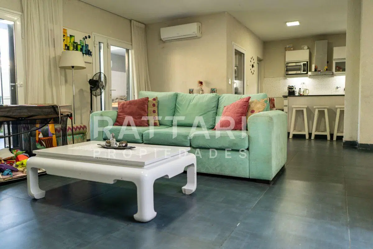 Venta Casa en lote propio 4 ambientes con piscina. Ramos Mejía 4