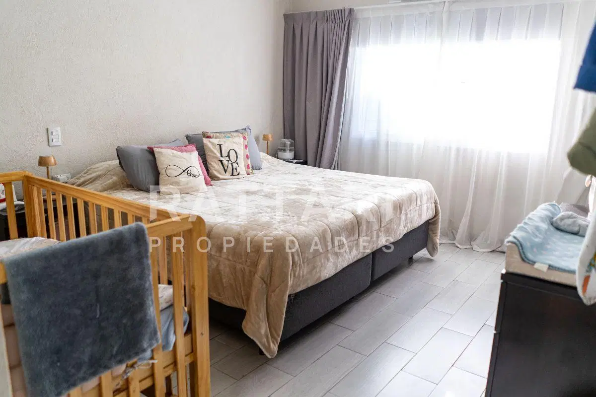 Venta Casa en lote propio 4 ambientes con piscina. Ramos Mejía 2