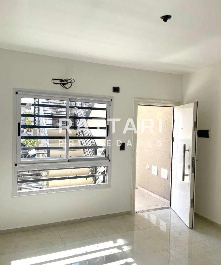 Venta Departamentos de Dos Ambientes con Patio y Cochera en San Justo 4