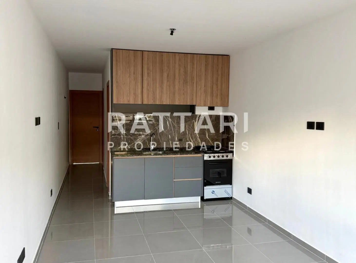 Venta Departamentos de Dos Ambientes con Patio y Cochera en San Justo 2