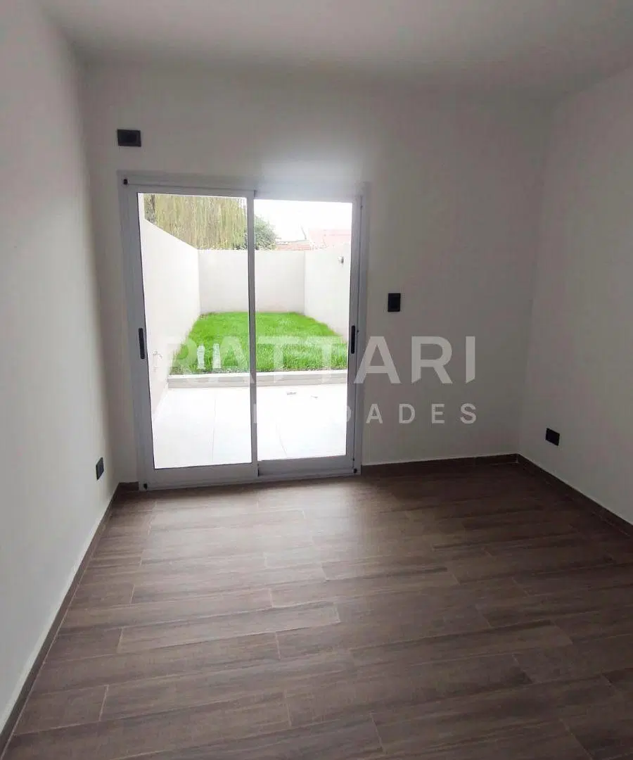 Venta Departamento a Estrenar 2 Ambientes y Medio con Patio y Jardín - Villa Luzuriaga 2