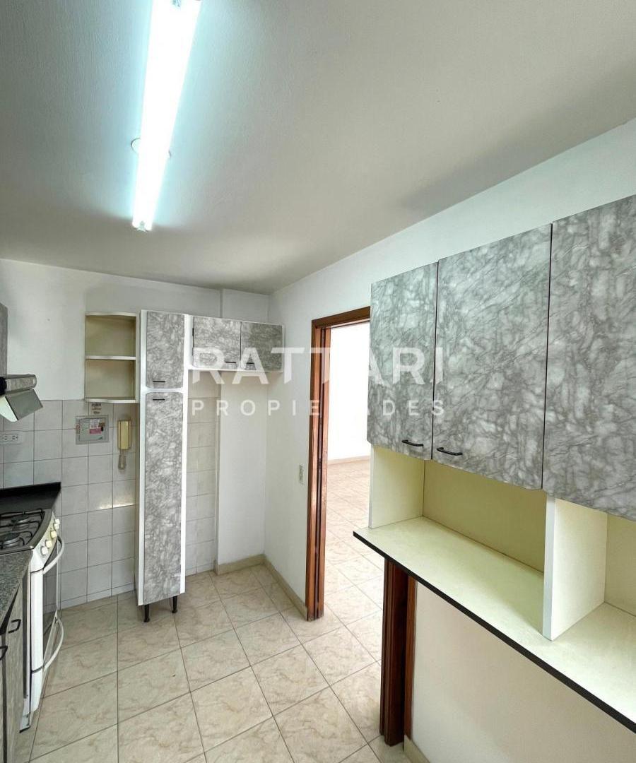 Foto de Venta Departamento 3 Ambientes con Doble Balcón y Cochera Morón Centro, imagen 1