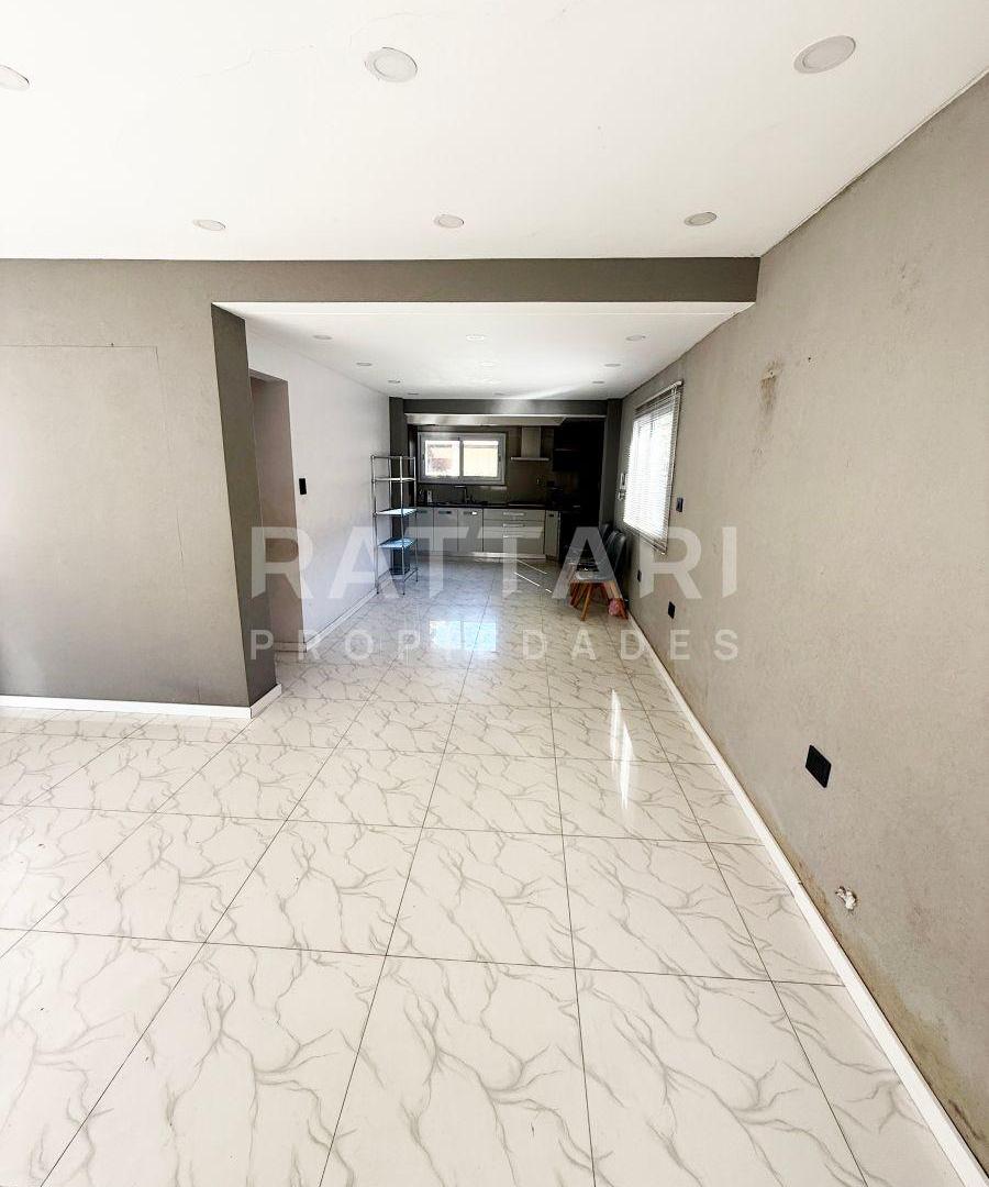 Foto de Venta Casa en Lote Propio con parque y piscina Villa Luzuriaga - ACEPTA, imagen 2