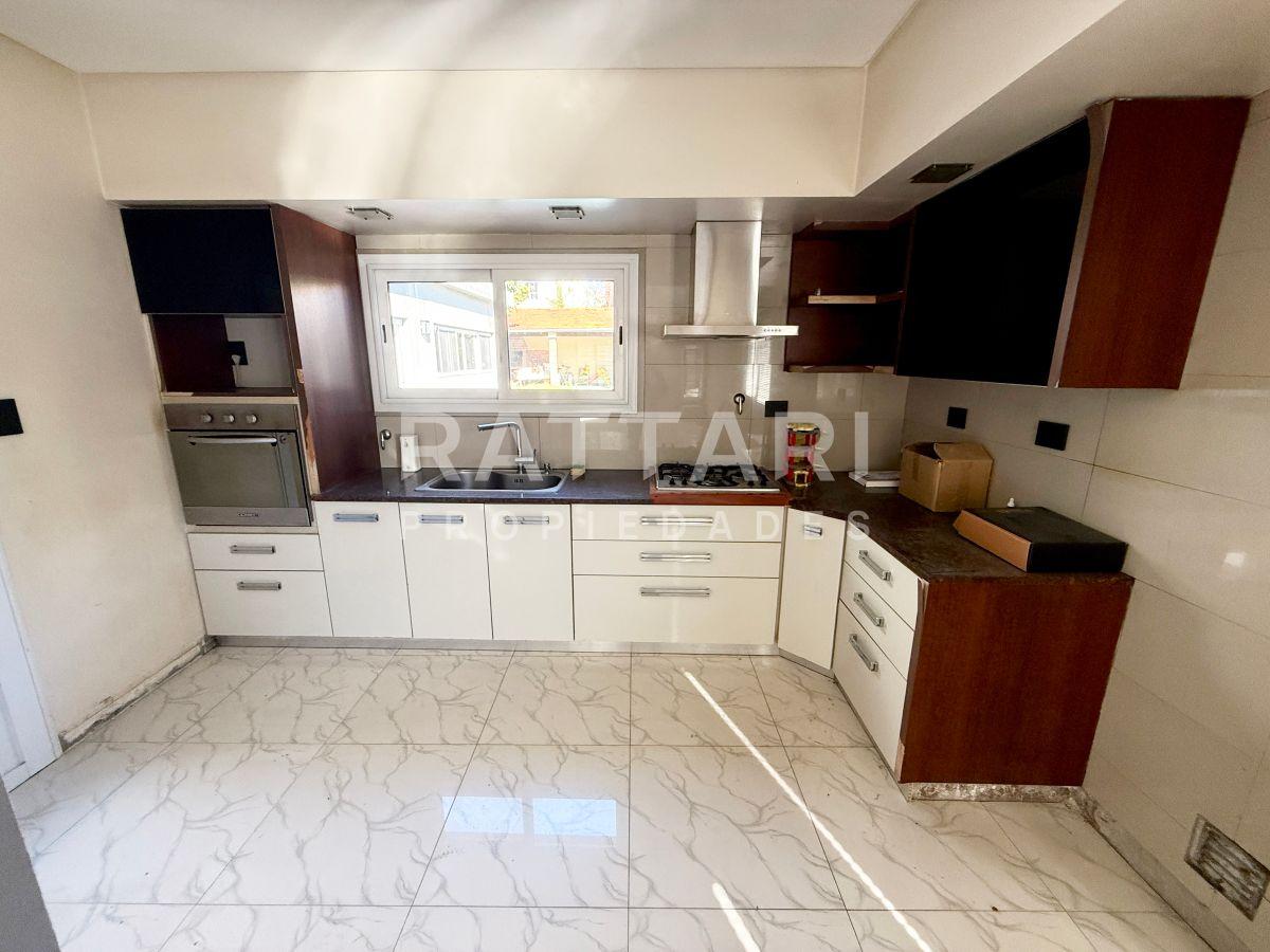 Foto de Venta Casa en Lote Propio con parque y piscina Villa Luzuriaga - ACEPTA, imagen 4