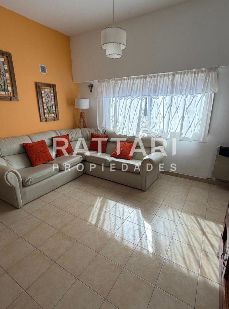 Foto de Venta Casa en Lote Propio 4 Ambientes Ramos Mejía con Cochera y Quincho, imagen 3