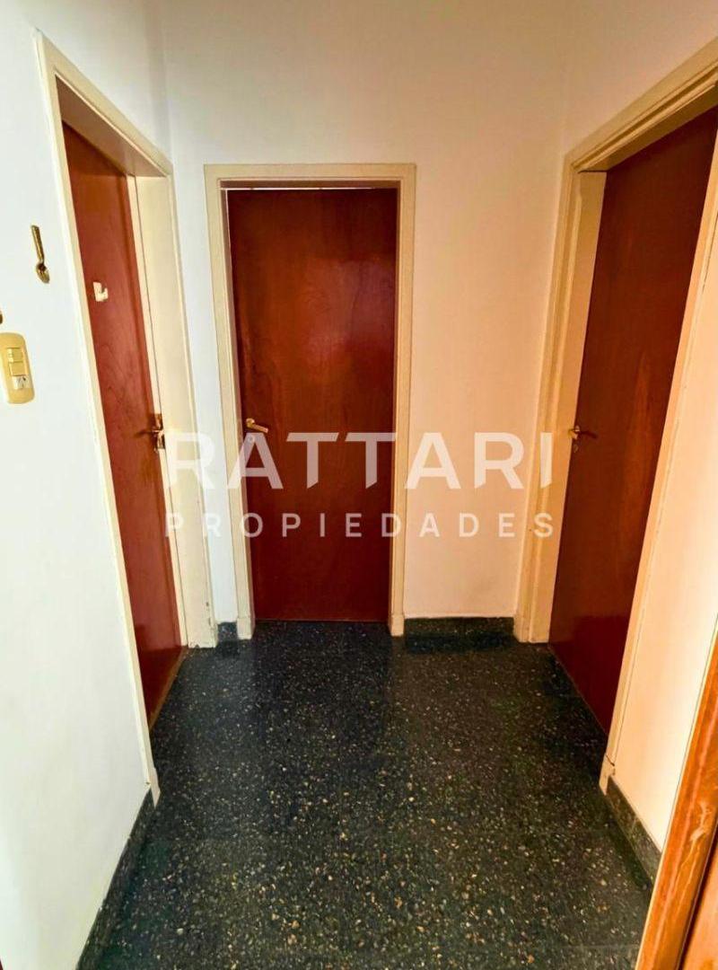 Foto de Venta Casa en Lote Propio 4 Ambientes Ramos Mejía con Cochera y Quincho, imagen 2