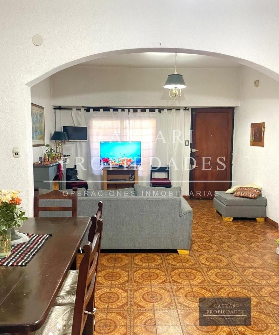Foto de Venta Casa en Lote Propio 5 Ambientes El Palomar Toma Propiedad en, imagen 2