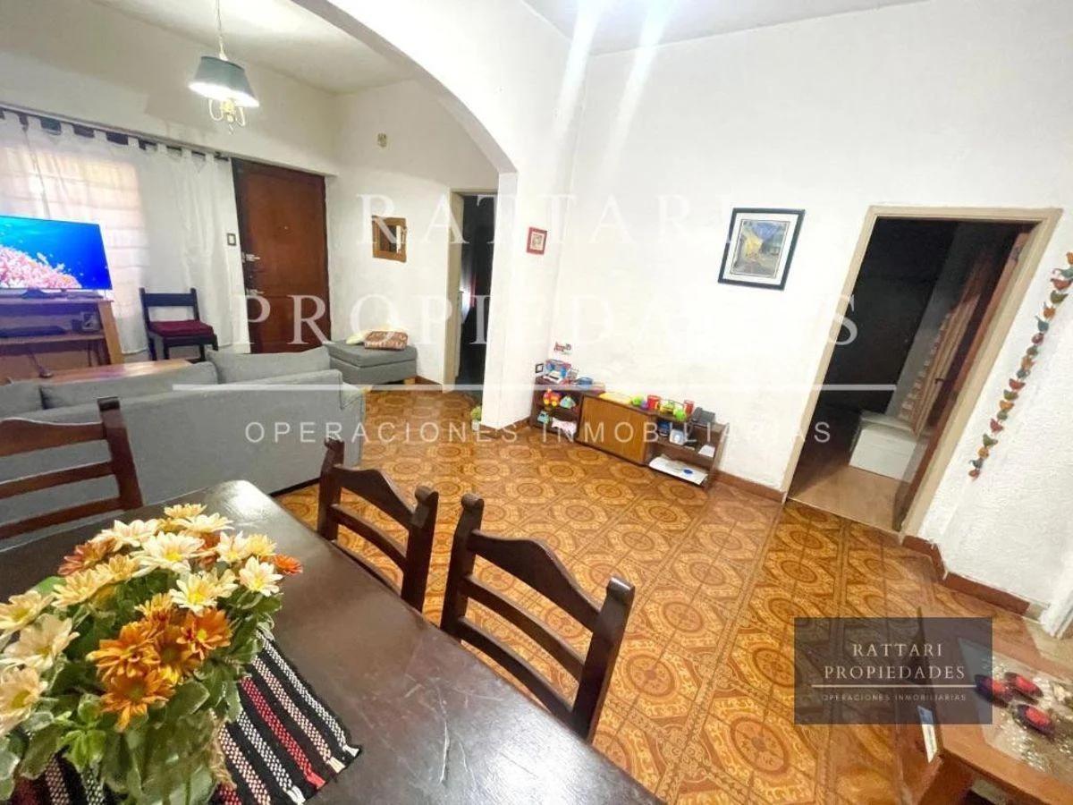 Foto de Venta Casa en Lote Propio 5 Ambientes El Palomar Toma Propiedad en, imagen 1