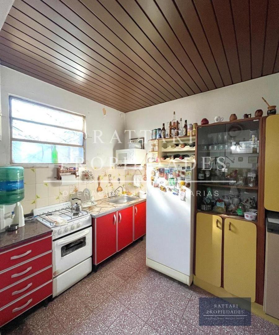 Foto de Venta PH 3 Ambientes Al Frente con Patio. Lomas del Mirador. Oportunidad, imagen 4