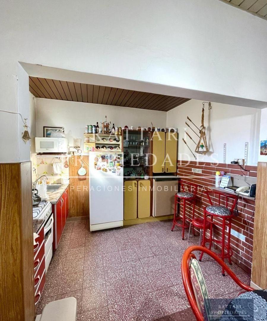 Foto de Venta PH 3 Ambientes Al Frente con Patio. Lomas del Mirador. Oportunidad, imagen 1