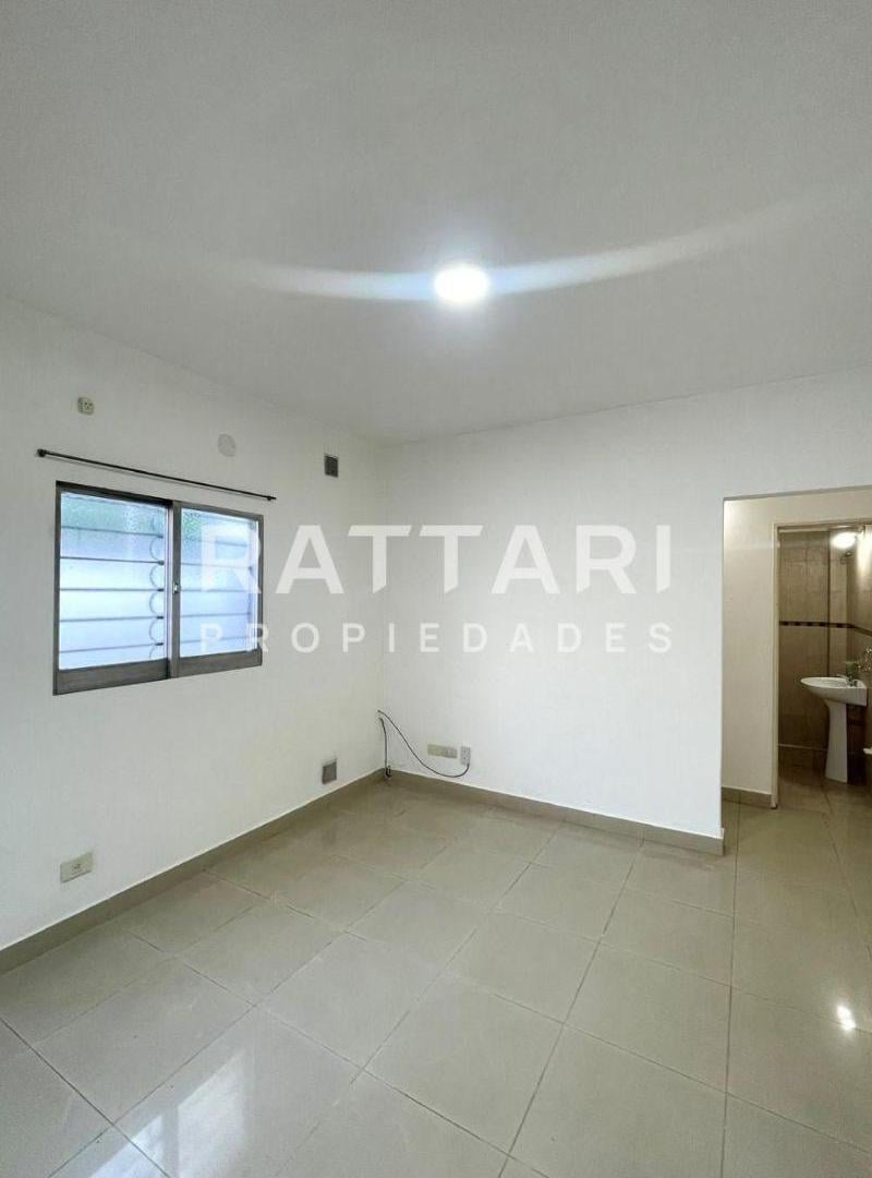 Foto de Venta - PH Ramos Mejía 2 Ambientes con Patio - APTO CRÉDITO, imagen 3
