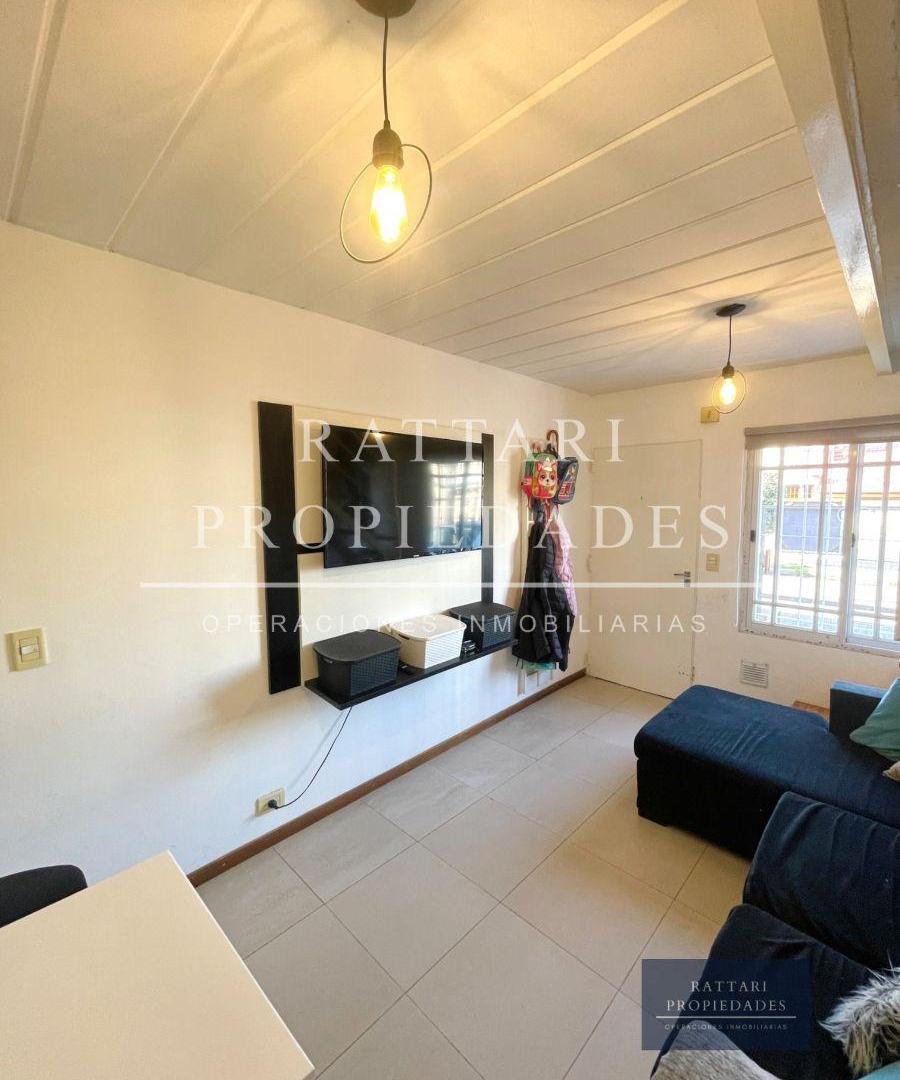 Foto de Venta Dúplex 2 Ambientes y Medio con Cochera y Patio - Ramos Mejía, imagen 2