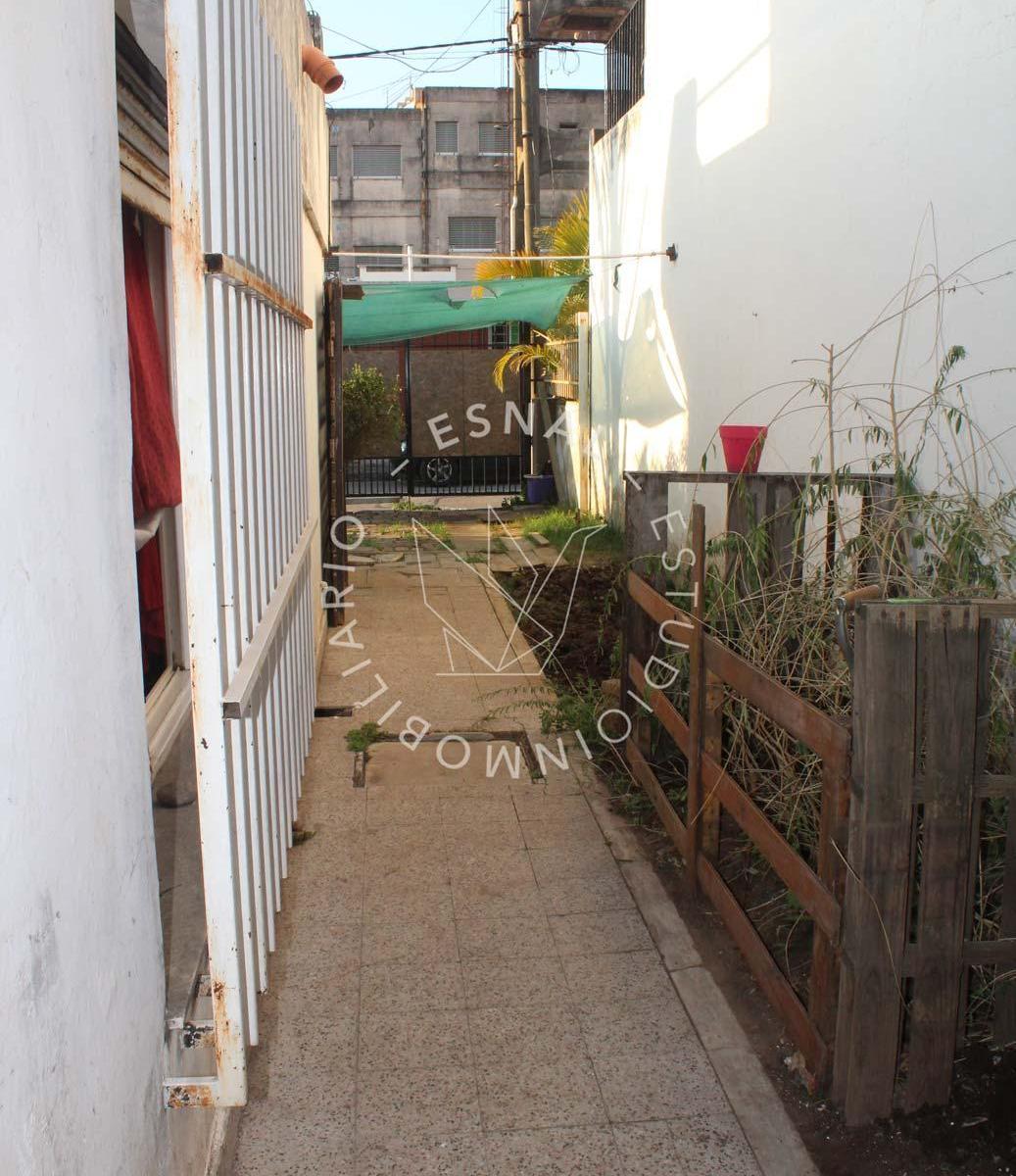 Venta Casa 2 Dorm. con Cochera 4