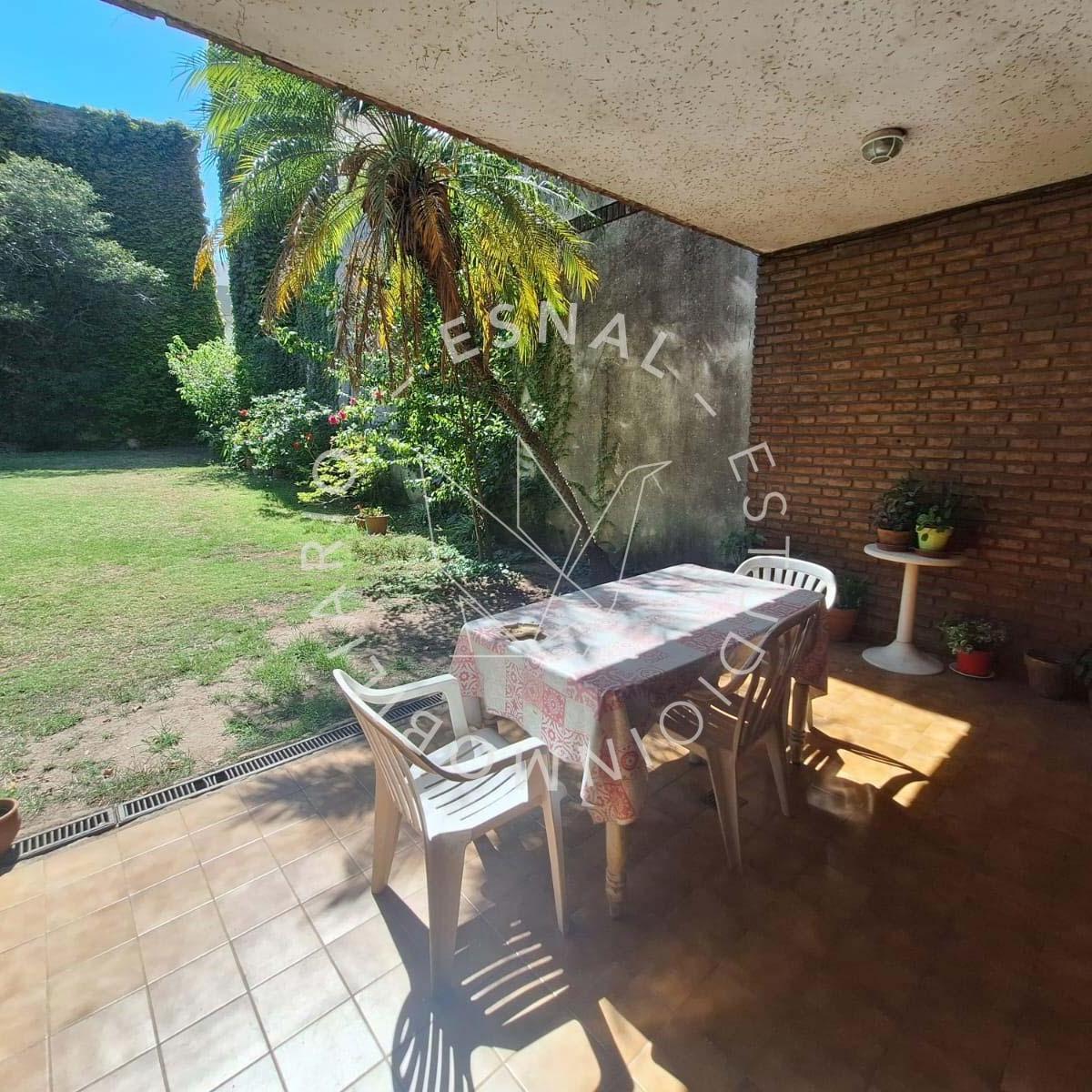 Venta Casa 4 Dorm. + Cochera - Lourdes 3