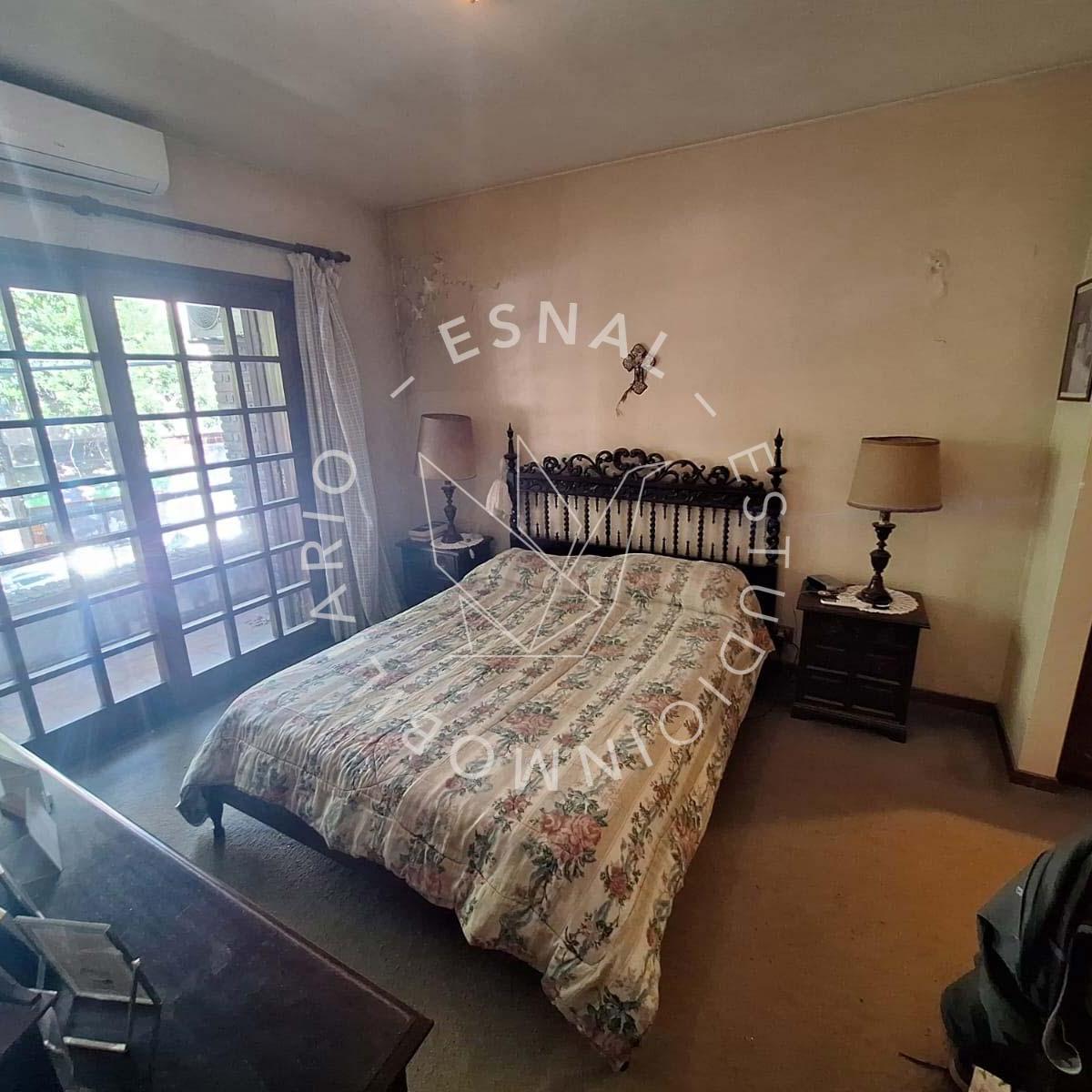 Venta Casa 4 Dorm. + Cochera - Lourdes 3