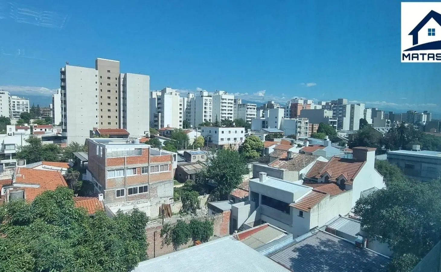 Zona Alto NOA Shopping Oficina amplia 3
