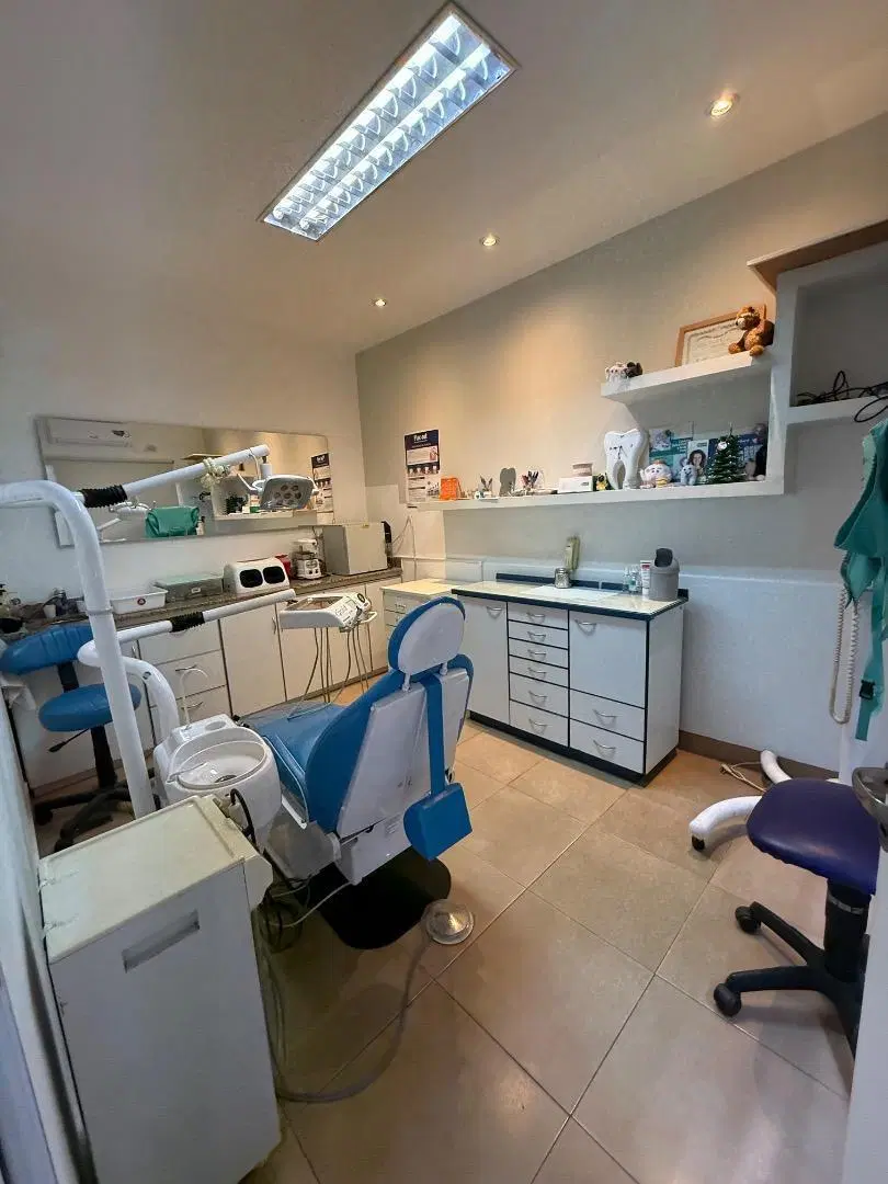 Alvear al 400 Local importante para oficina consultorios 2