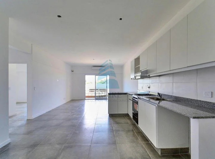 Venta departamento tres ambientes, balcón con parrilla | Condominio El Reparo, km 51 Pilar 2
