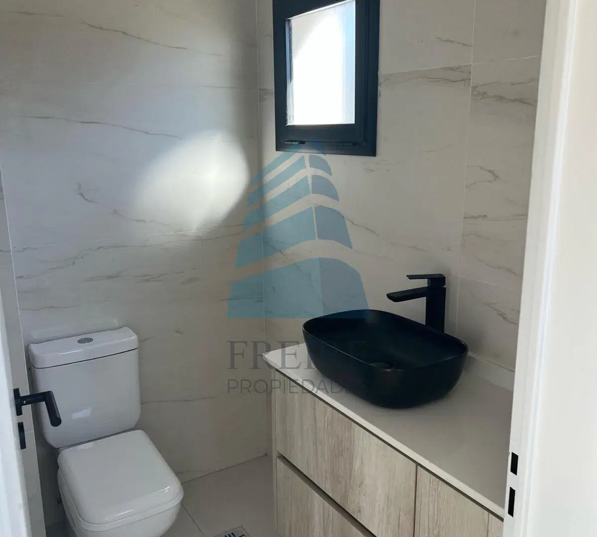 CASA con 4 DORMITORIOS, JARDIN con GALERIA y PARRILLA - BARRIO SAN PABLO PILAR - APTA FINANCIACIÓN! 4