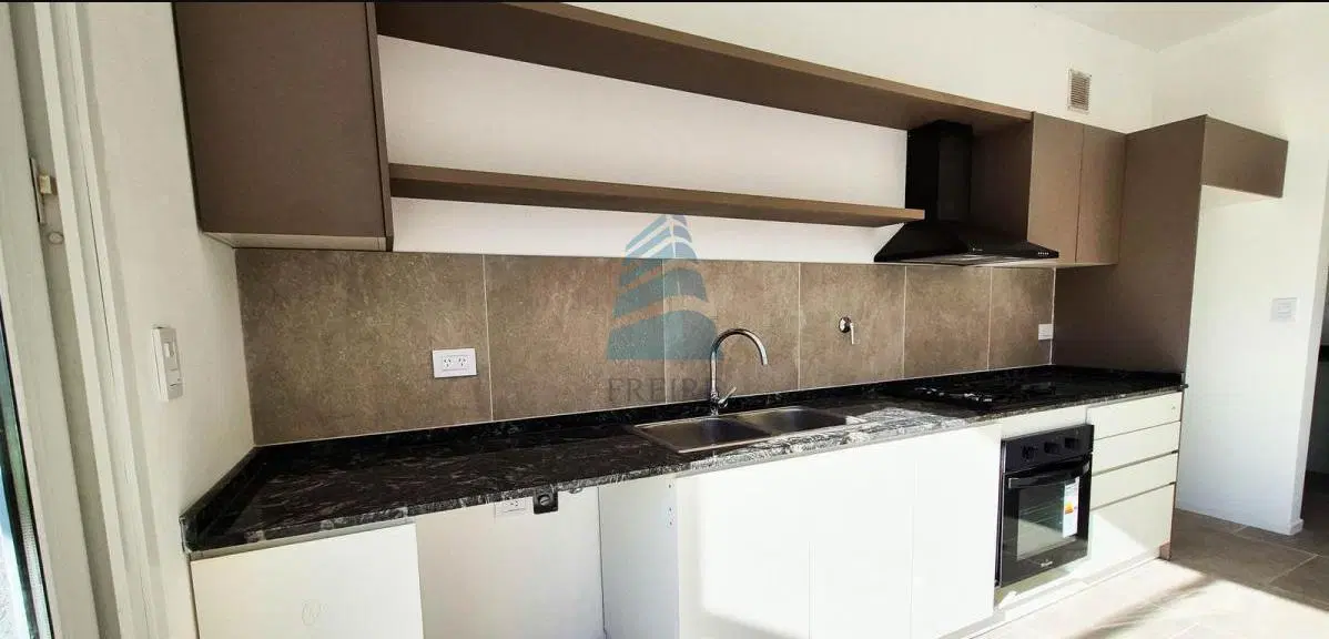 VENTA CASA DE 4 AMBIENTES CON PISCINA Y GALERÍA, BARRIO SAN PABLO, PILAR 4