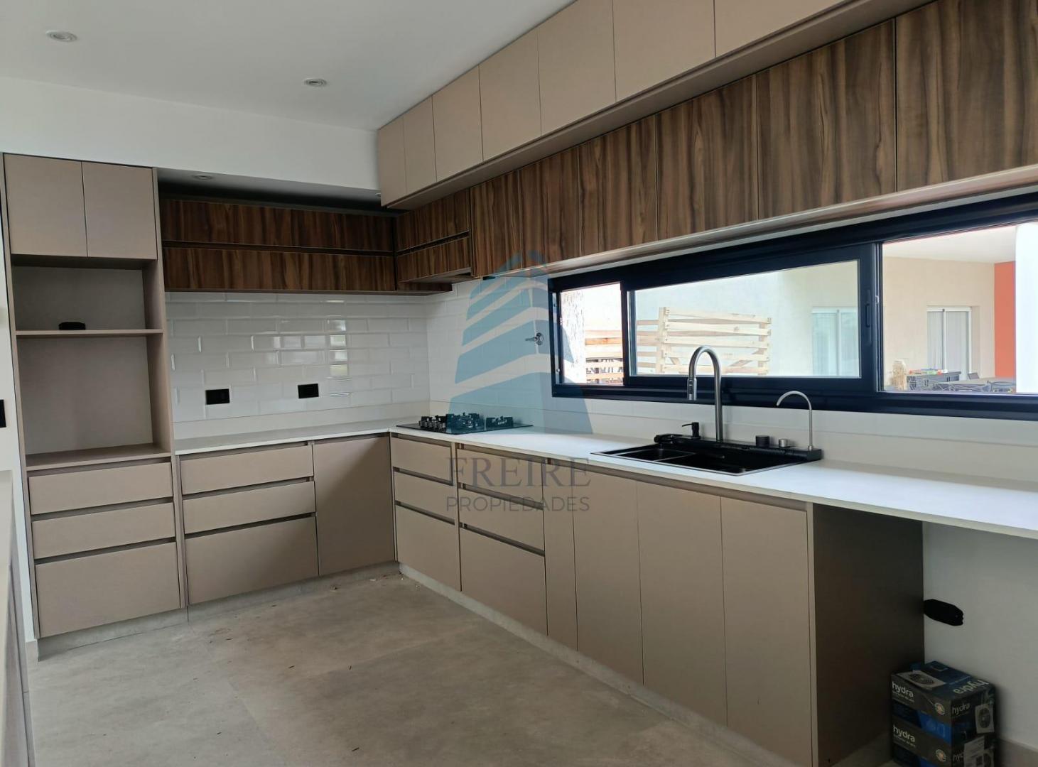 Foto de VENTA CASA 5 ambientes con galeria y Pileta | Barrio San Sebastian, imagen 5