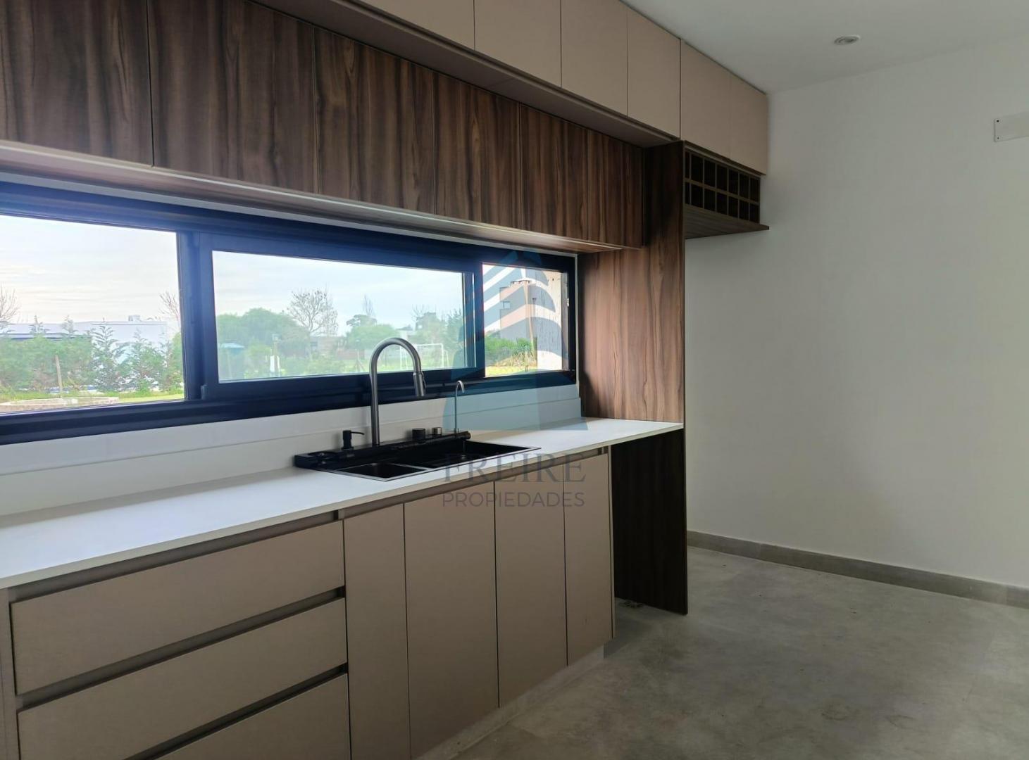 Foto de VENTA CASA 5 ambientes con galeria y Pileta | Barrio San Sebastian, imagen 4