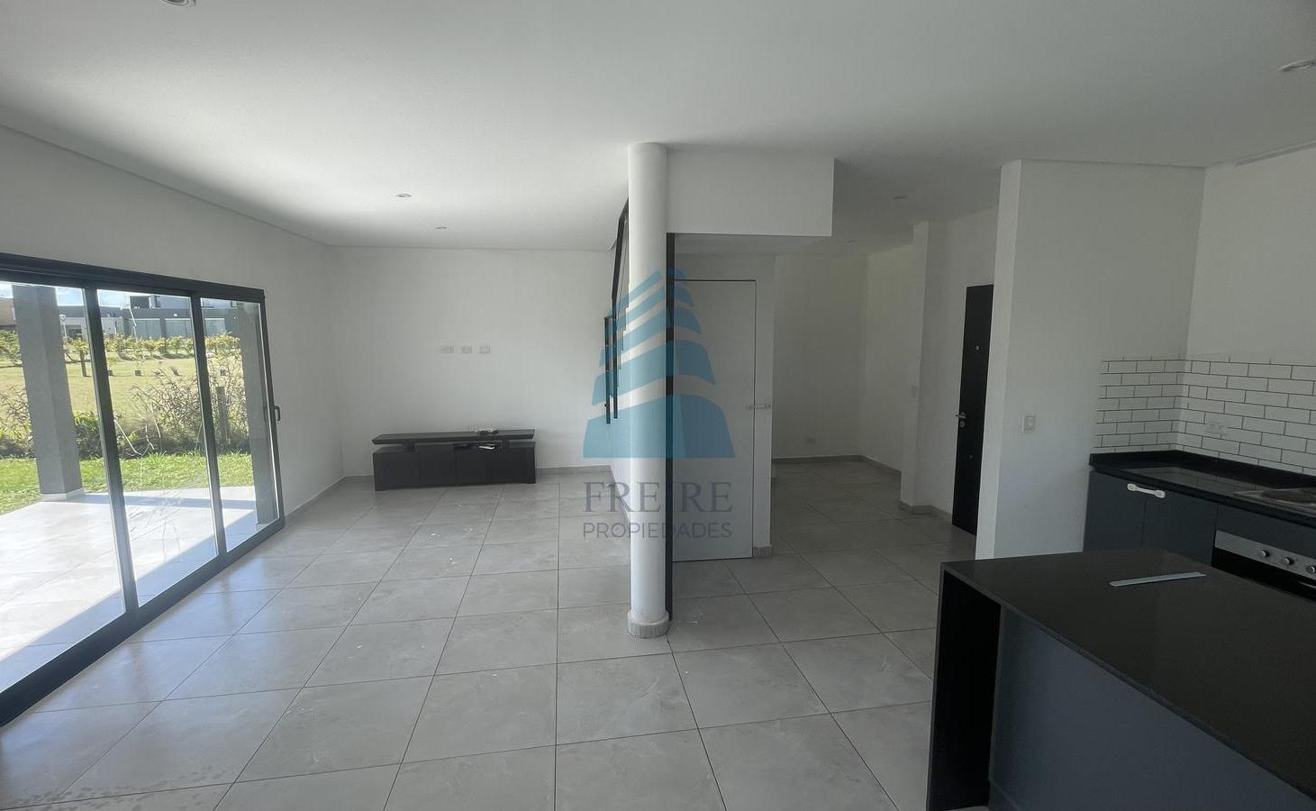 Foto de ALQUILER - Casa 6 ambientes con jardin y parrilla, imagen 2