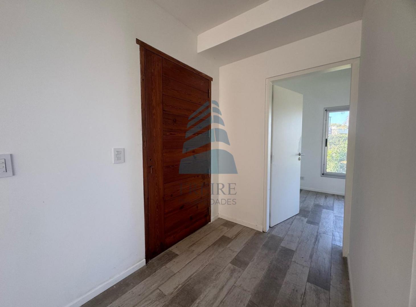 Foto de CASA DE 4 AMBIENTES EN DOS PLANTAS CON PILETA Y GALERÍA CON PARRILLA, imagen 4
