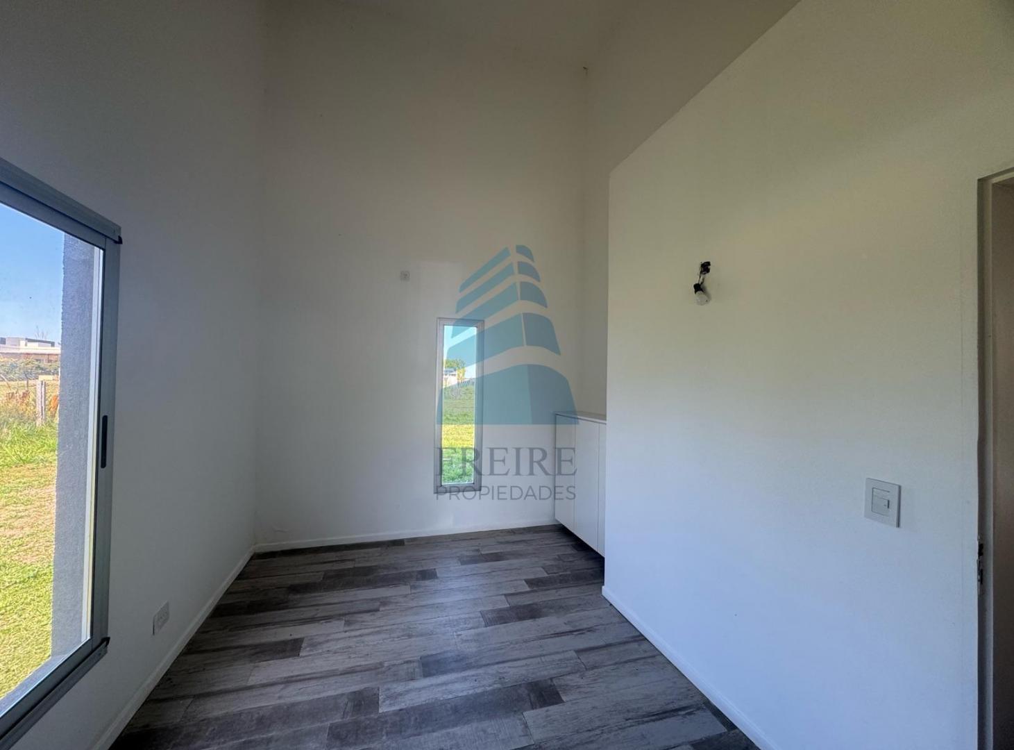 Foto de CASA DE 4 AMBIENTES EN DOS PLANTAS CON PILETA Y GALERÍA CON PARRILLA, imagen 3
