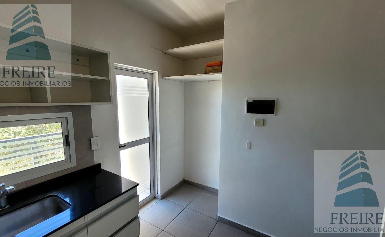 Foto de DEPARTAMENTO DE 3 AMBIENTES, con COCHERA y BALCON TERRAZA, AV. TUCUMÁN, imagen 4
