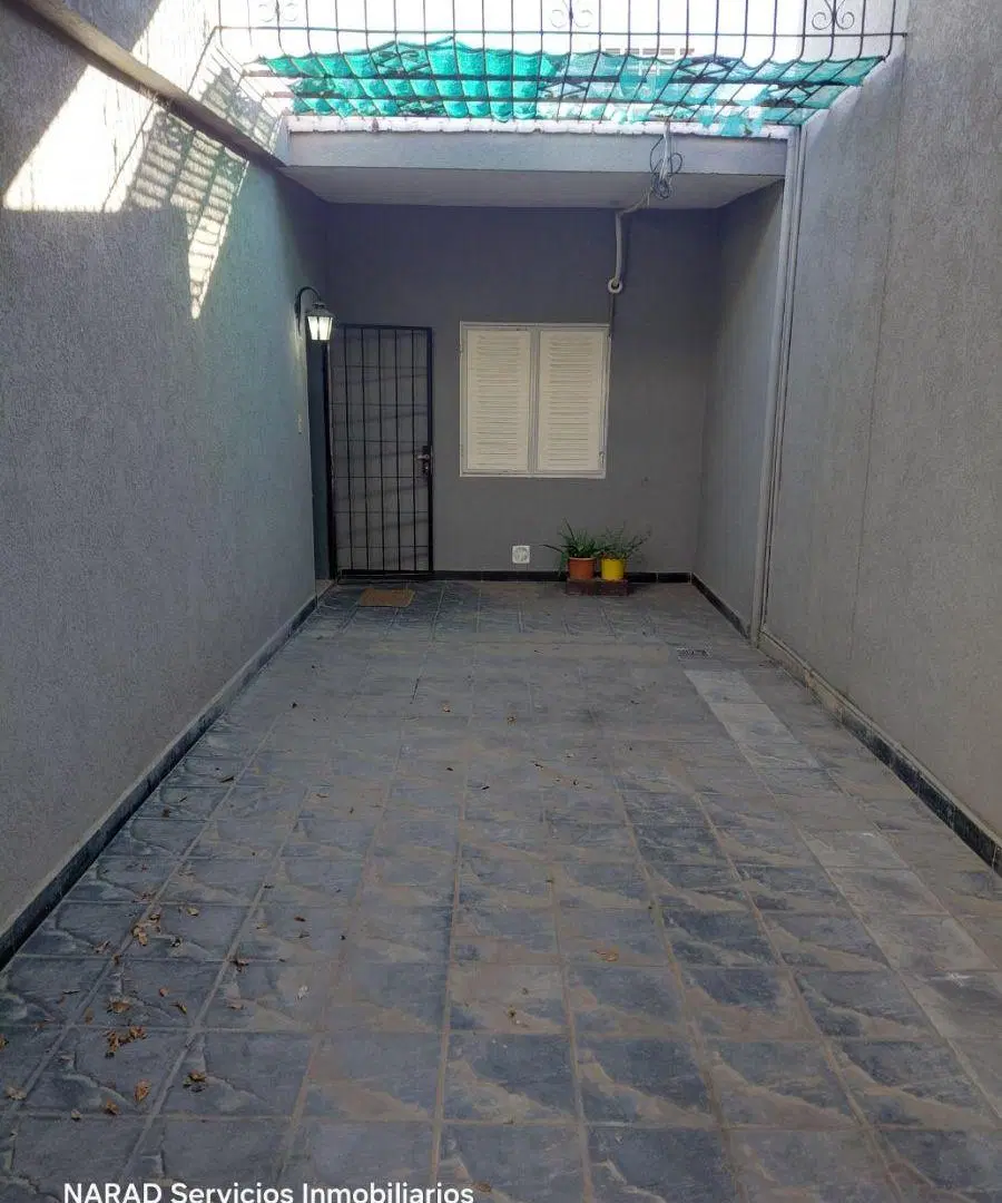 Casa en planta baja en alquiler con 3 habitaciones en Mercantil 2