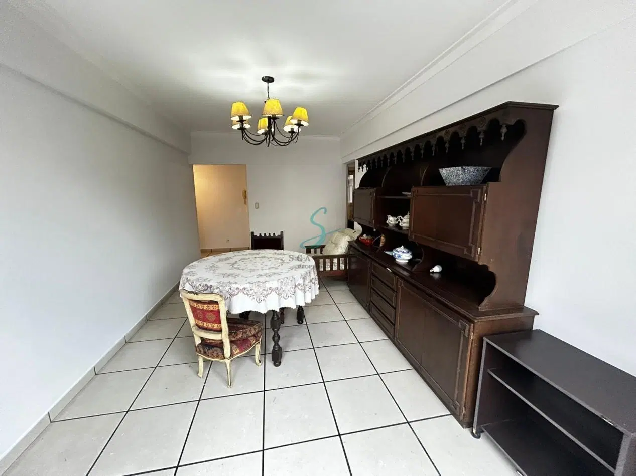 Departamento de 3 Ambientes a la calle con balcon. 2