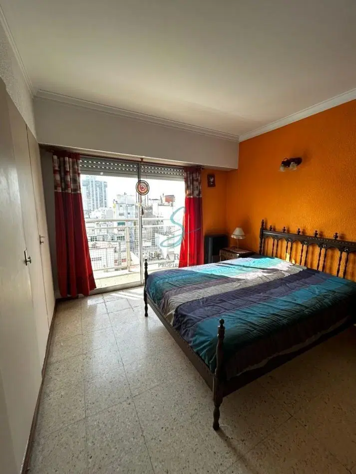 Alquiler 24 Meses. 1 Ambiente y medio balcon saliente. Plaza Colon 5