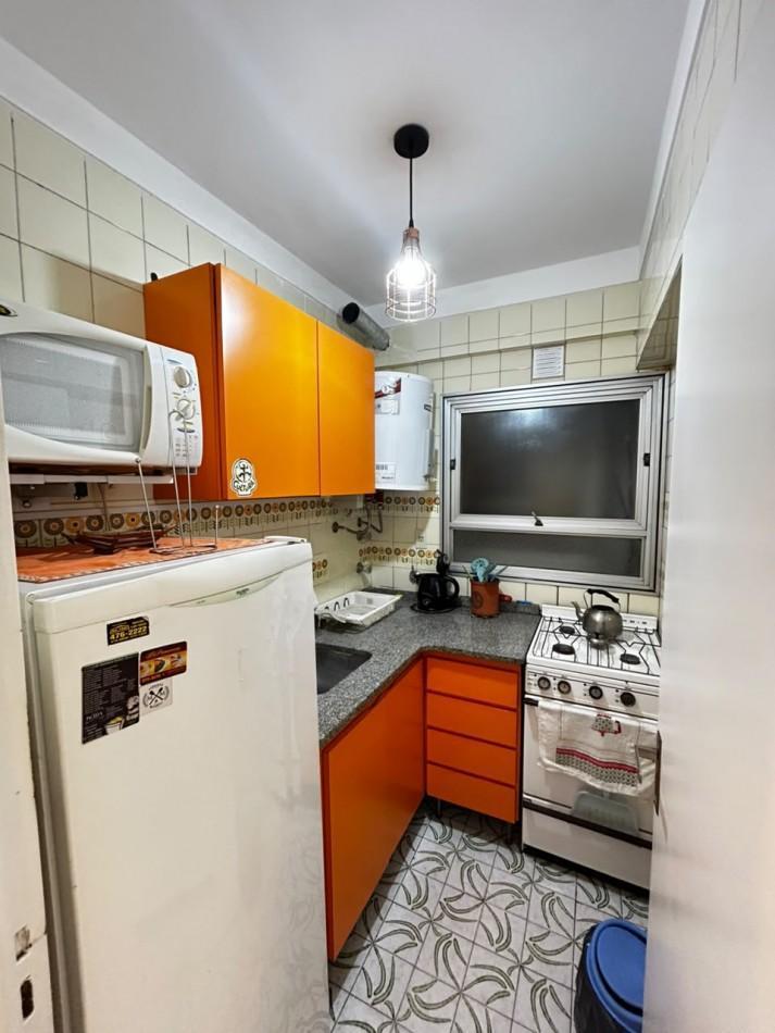 Foto de ¡Oportunidad! Departamento de 1 ambiente, con balcon saliente. Plaza, imagen 4