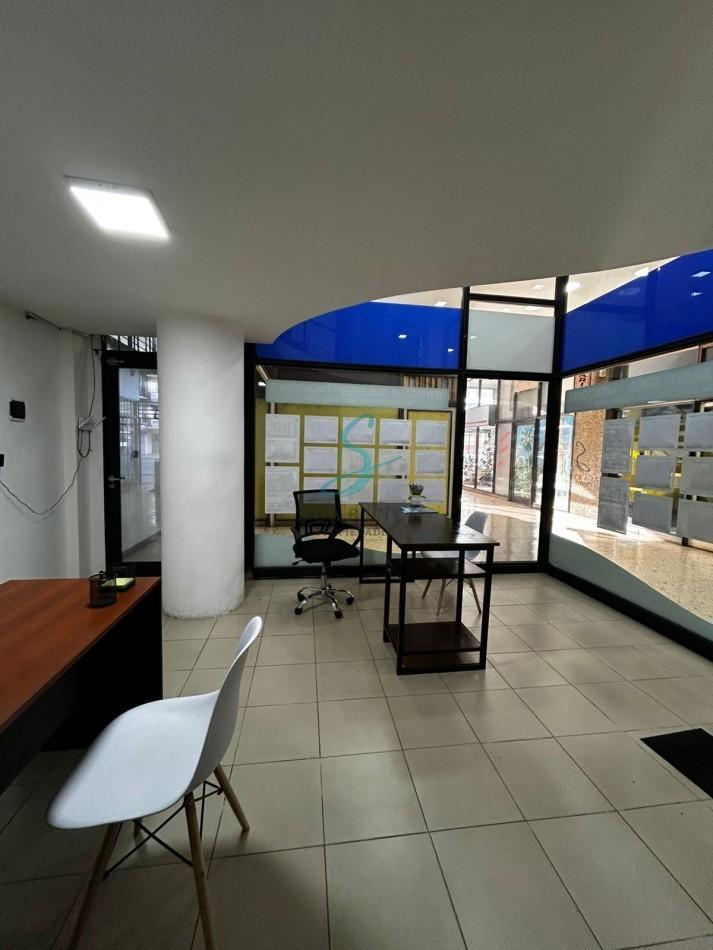 Foto de Local en Alquiler en galeria, Sobre Av Colon., imagen 2