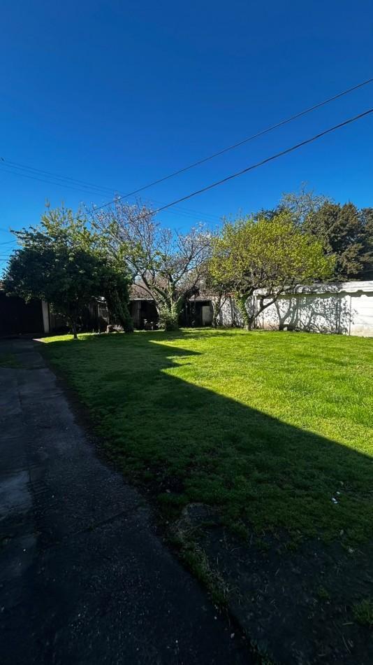 Foto de Casa de 4 ambientes con parque y garage, en alquiler 24 meses, imagen 2